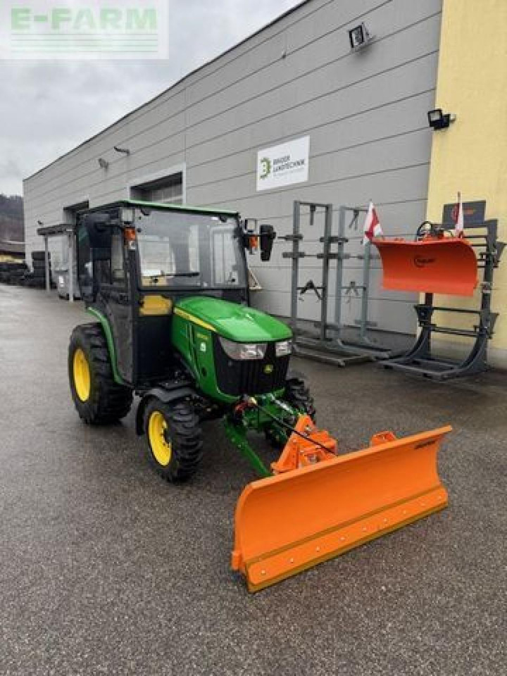 John Deere 3025e - Tractor: afbeelding 4 John Deere 3025e - Tractor: afbeelding 4