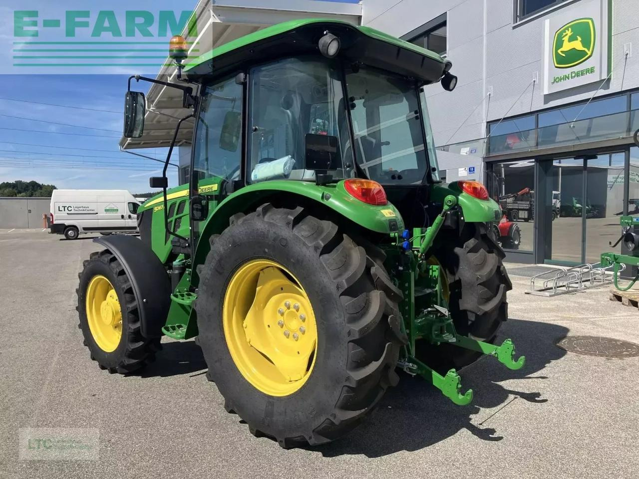 John Deere 5067e - Tractor: afbeelding 4 John Deere 5067e - Tractor: afbeelding 4