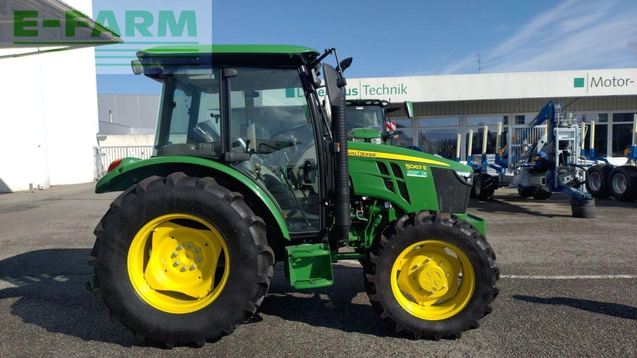 John Deere 5067e - Tractor: afbeelding 2 John Deere 5067e - Tractor: afbeelding 2