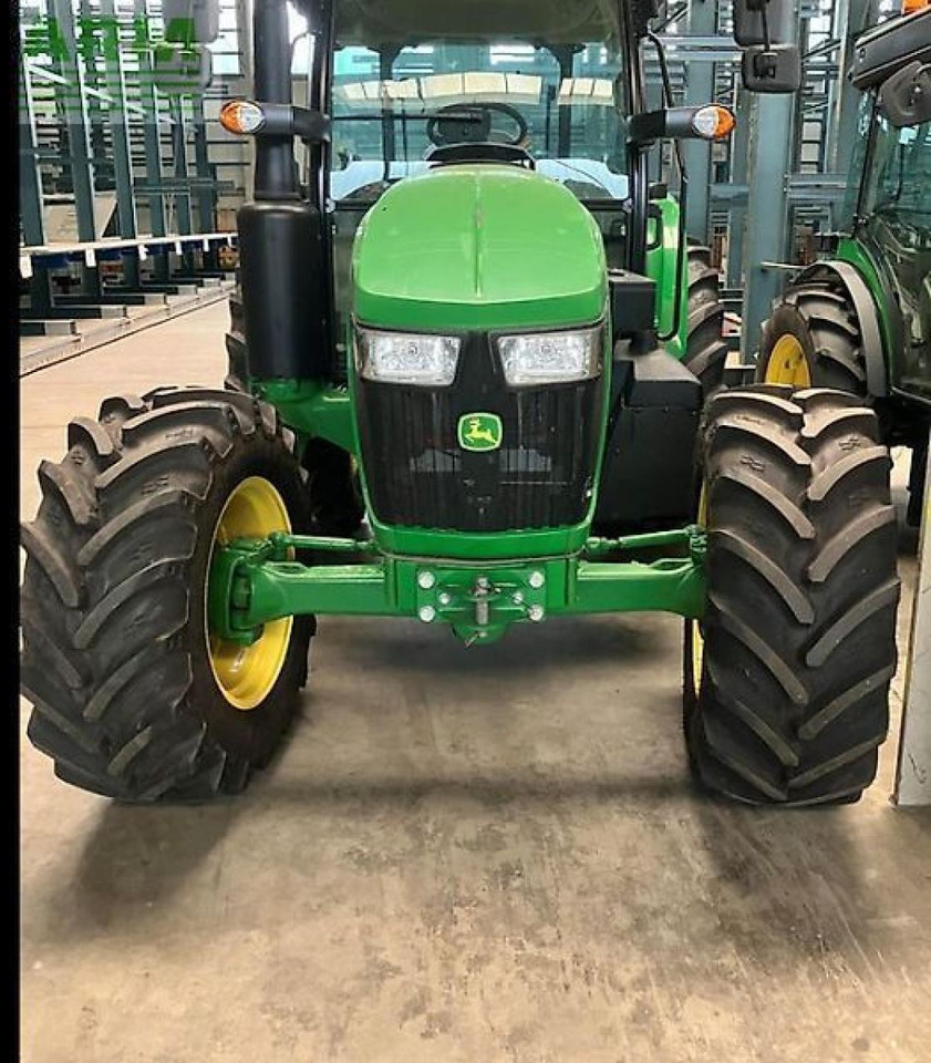 John Deere 5115m - Tractor: afbeelding 2 John Deere 5115m - Tractor: afbeelding 2