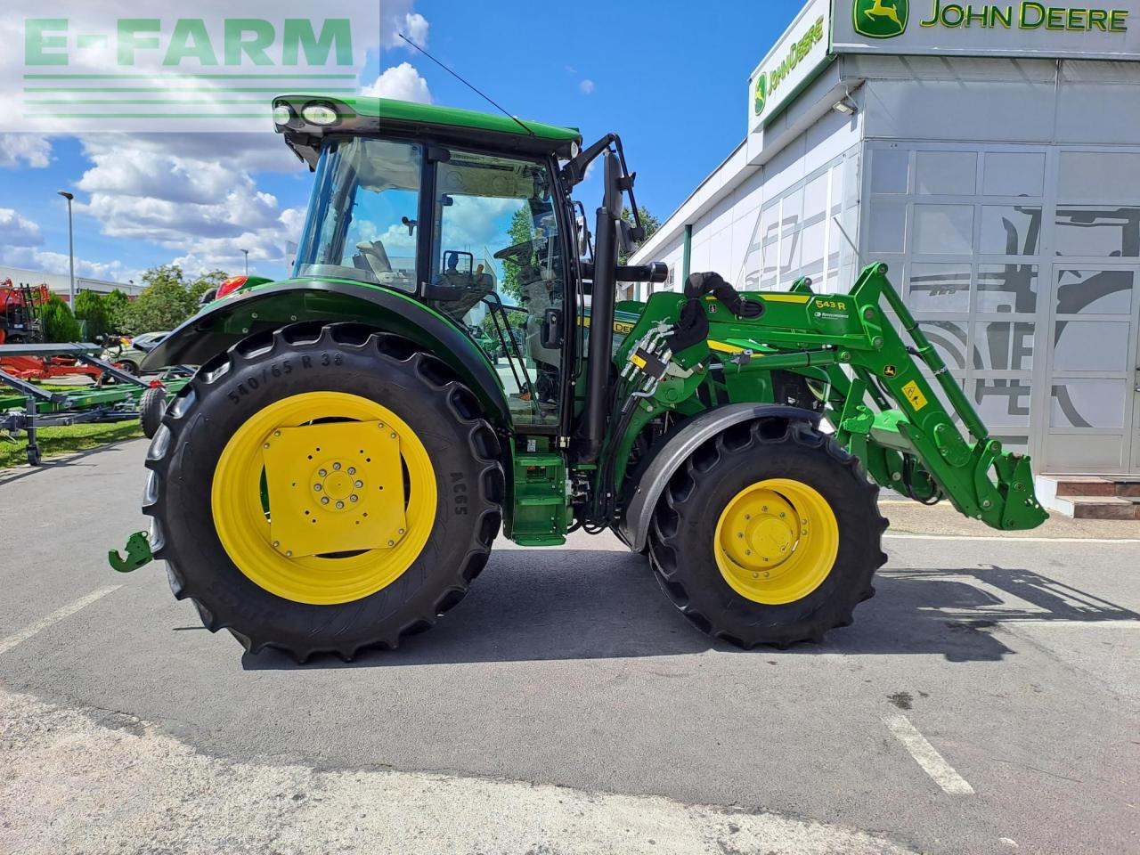 John Deere 5125R - Tractor: afbeelding 2 John Deere 5125R - Tractor: afbeelding 2
