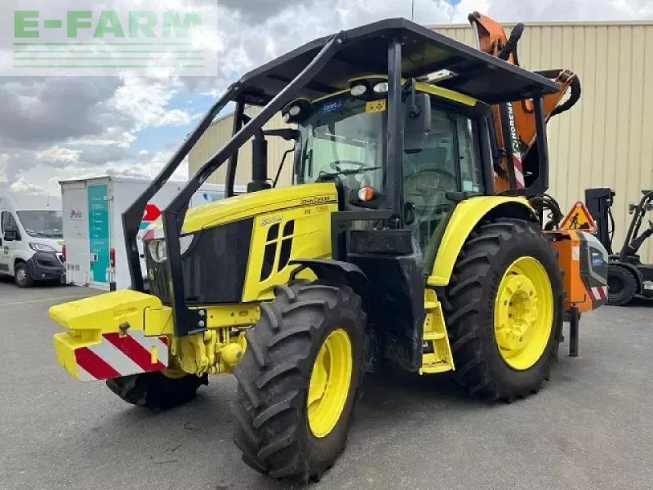 John Deere 6100m - Tractor: afbeelding 2 John Deere 6100m - Tractor: afbeelding 2