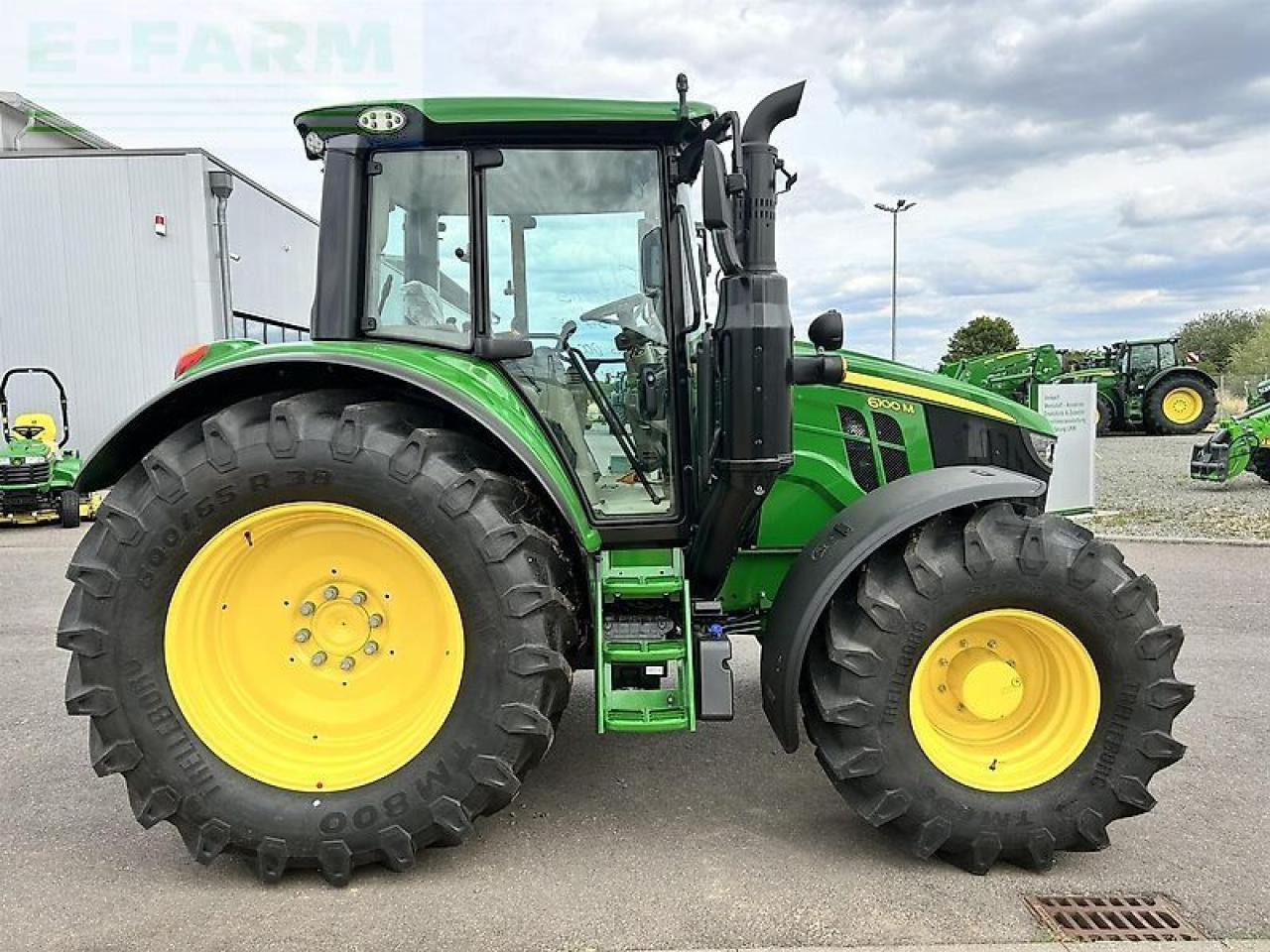 John Deere 6100m aq+ demo - Tractor: afbeelding 3 John Deere 6100m aq+ demo - Tractor: afbeelding 3
