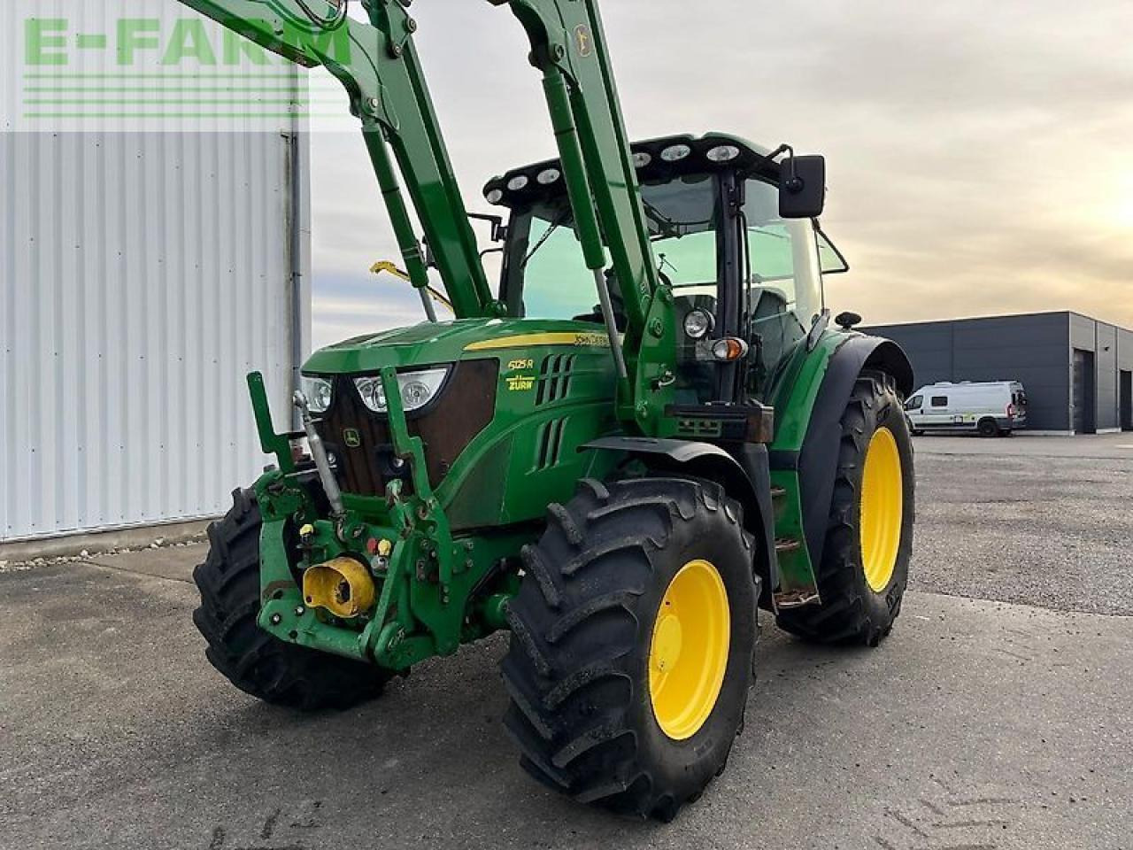 John Deere 6125r - Tractor: afbeelding 2 John Deere 6125r - Tractor: afbeelding 2