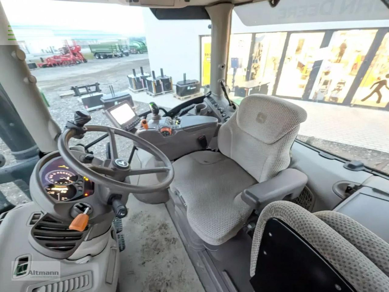 John Deere 6130r - Tractor: afbeelding 5 John Deere 6130r - Tractor: afbeelding 5