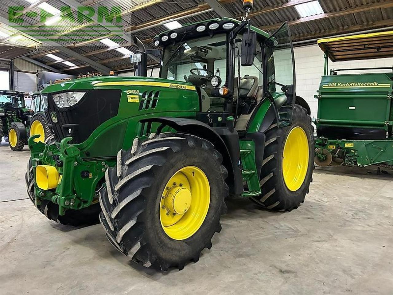 John Deere 6155r ap40 - Tractor: afbeelding 1 John Deere 6155r ap40 - Tractor: afbeelding 1