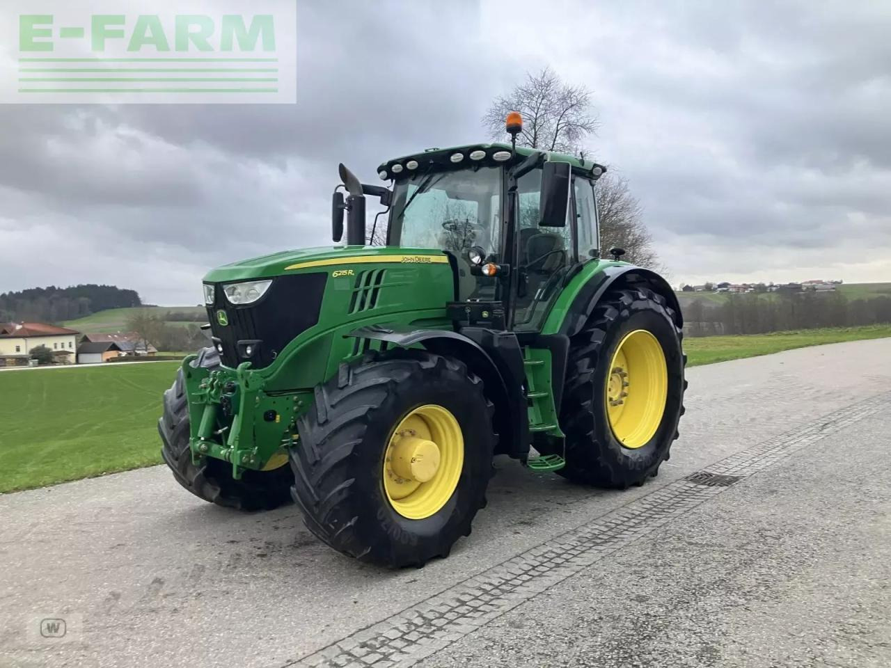 John Deere 6215r - Tractor: afbeelding 1 John Deere 6215r - Tractor: afbeelding 1
