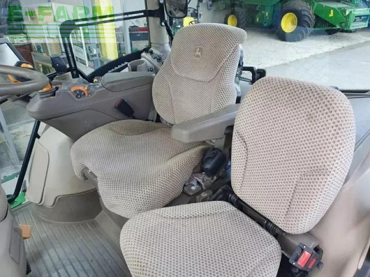 John Deere 6215r - Tractor: afbeelding 5 John Deere 6215r - Tractor: afbeelding 5