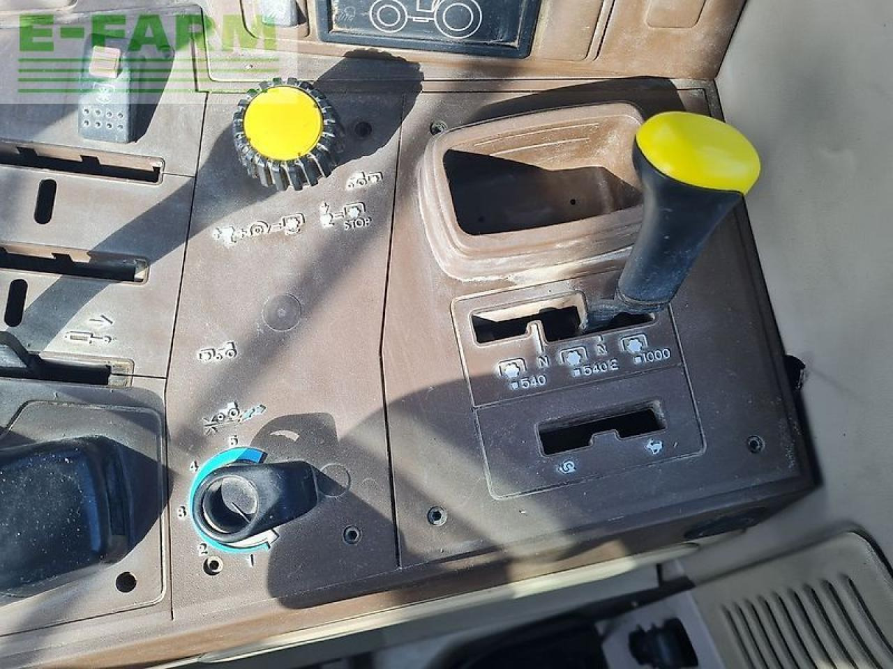 Tractor John Deere 6220 premium: afbeelding 14 Tractor John Deere 6220 premium: afbeelding 14