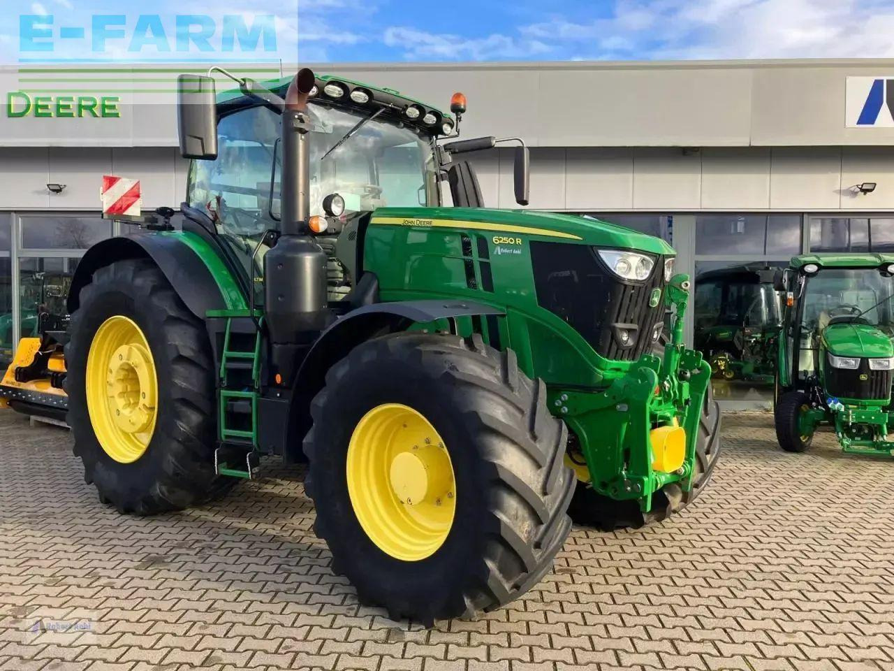 John Deere 6250r - Tractor: afbeelding 1 John Deere 6250r - Tractor: afbeelding 1