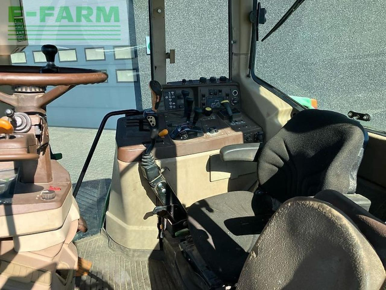 John Deere 6810 - Tractor: afbeelding 3 John Deere 6810 - Tractor: afbeelding 3