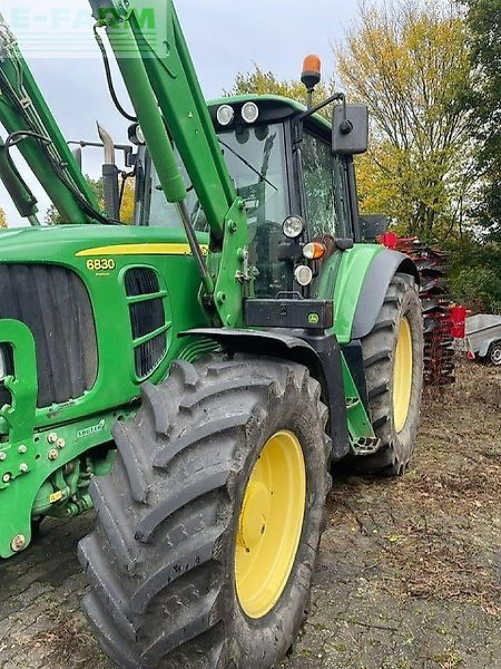 John Deere 6830 premium - Tractor: afbeelding 1 John Deere 6830 premium - Tractor: afbeelding 1