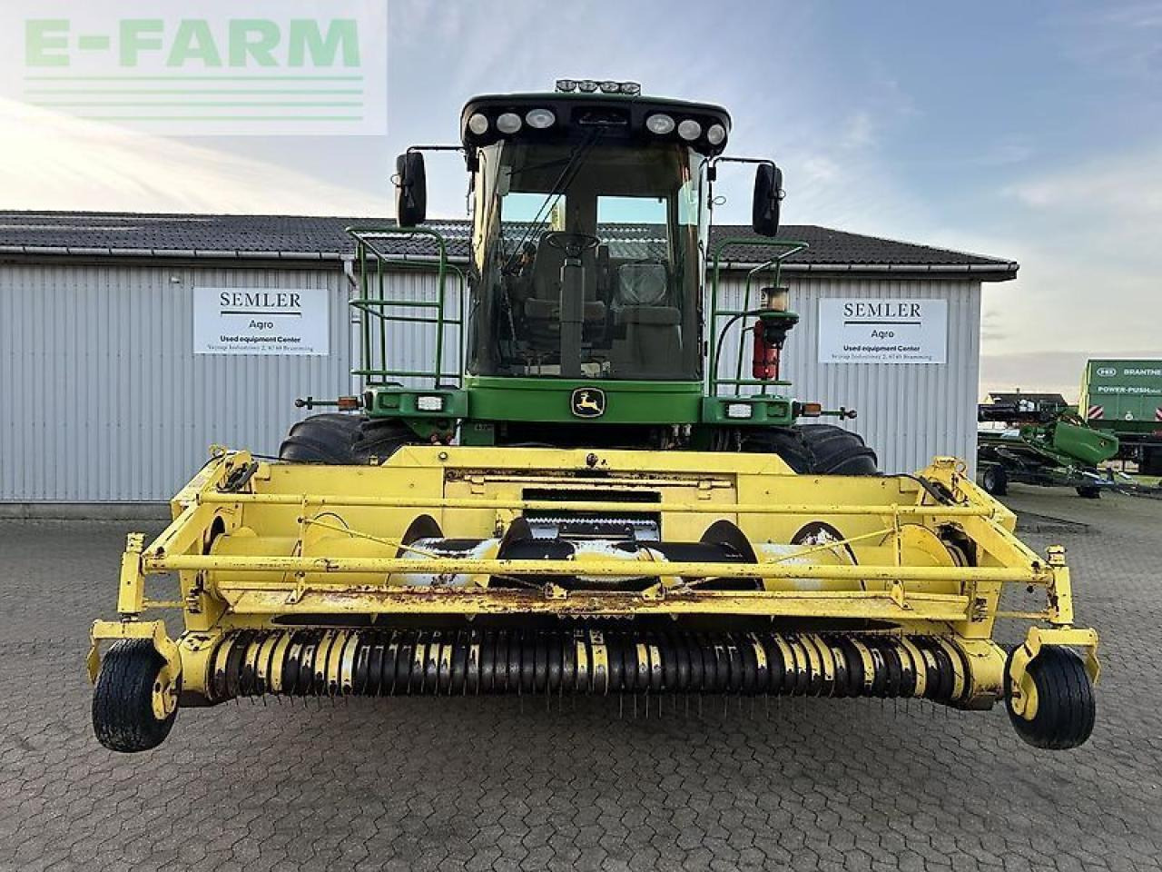 John Deere 7700 - Tractor: afbeelding 2 John Deere 7700 - Tractor: afbeelding 2