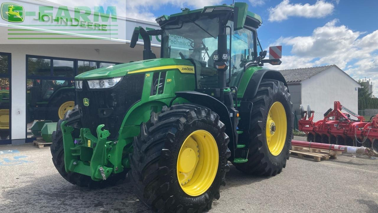John Deere 7R 330 - Tractor: afbeelding 1 John Deere 7R 330 - Tractor: afbeelding 1