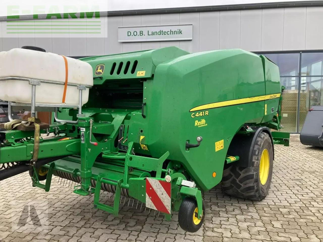 John Deere c441 r - Vierkante balenpers: afbeelding 1 John Deere c441 r - Vierkante balenpers: afbeelding 1