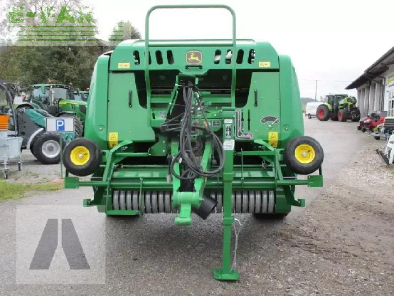 John Deere f441m - Vierkante balenpers: afbeelding 2 John Deere f441m - Vierkante balenpers: afbeelding 2