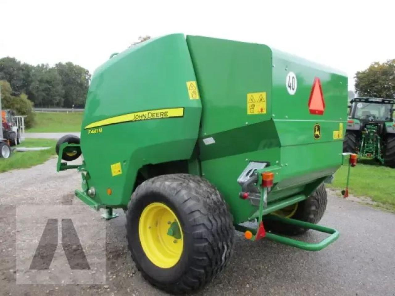 John Deere f441m - Vierkante balenpers: afbeelding 4 John Deere f441m - Vierkante balenpers: afbeelding 4