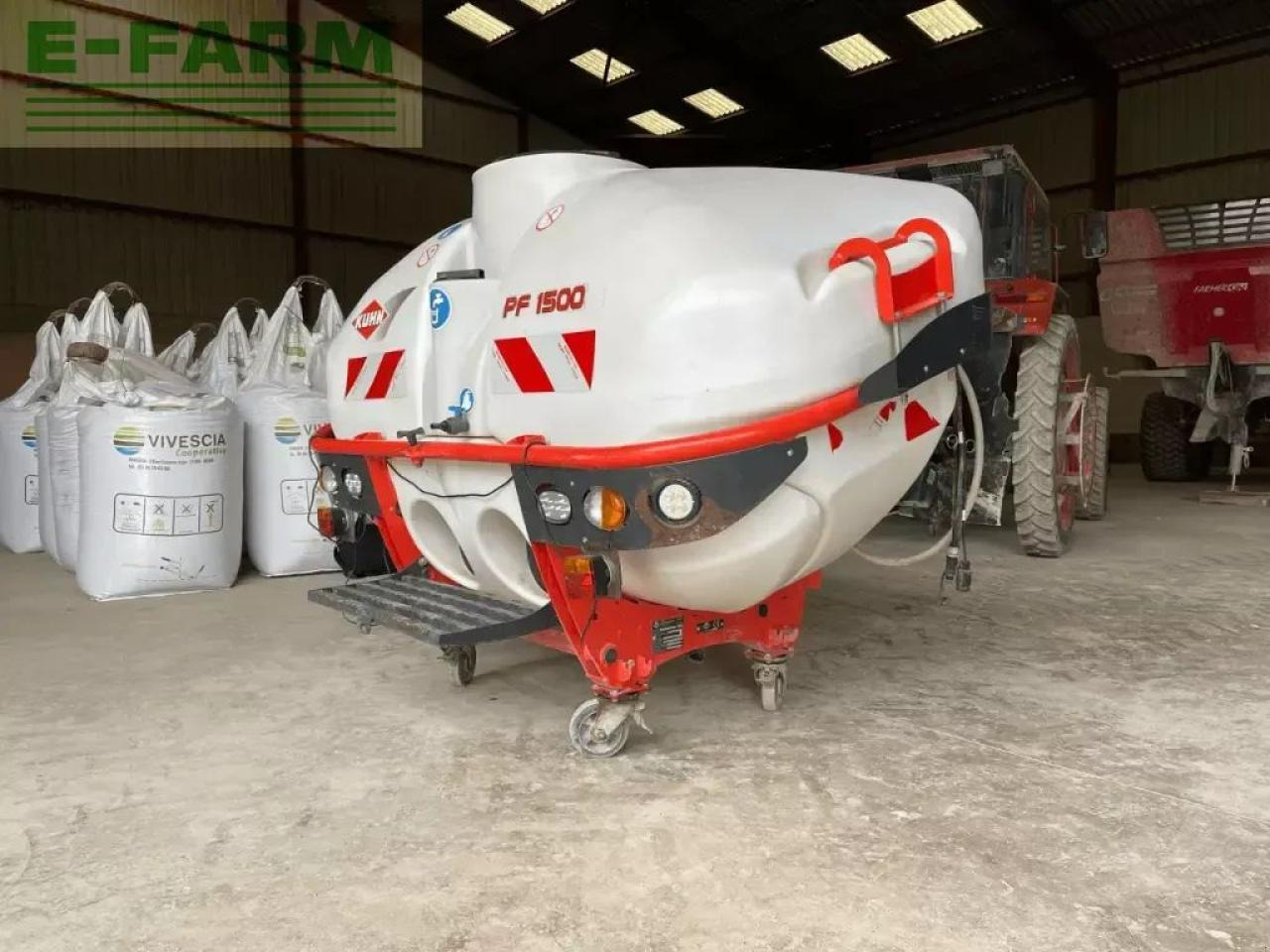 Kuhn altis 2002 - Getrokken veldspuit: afbeelding 2 Kuhn altis 2002 - Getrokken veldspuit: afbeelding 2