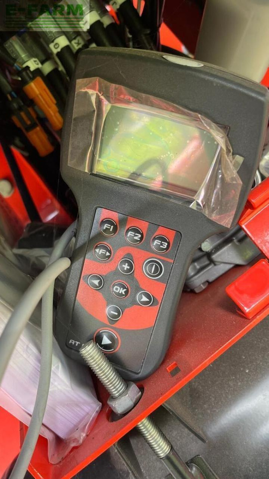 Kuhn merge maxx 950 bandschwader - Hooischudder: afbeelding 2 Kuhn merge maxx 950 bandschwader - Hooischudder: afbeelding 2