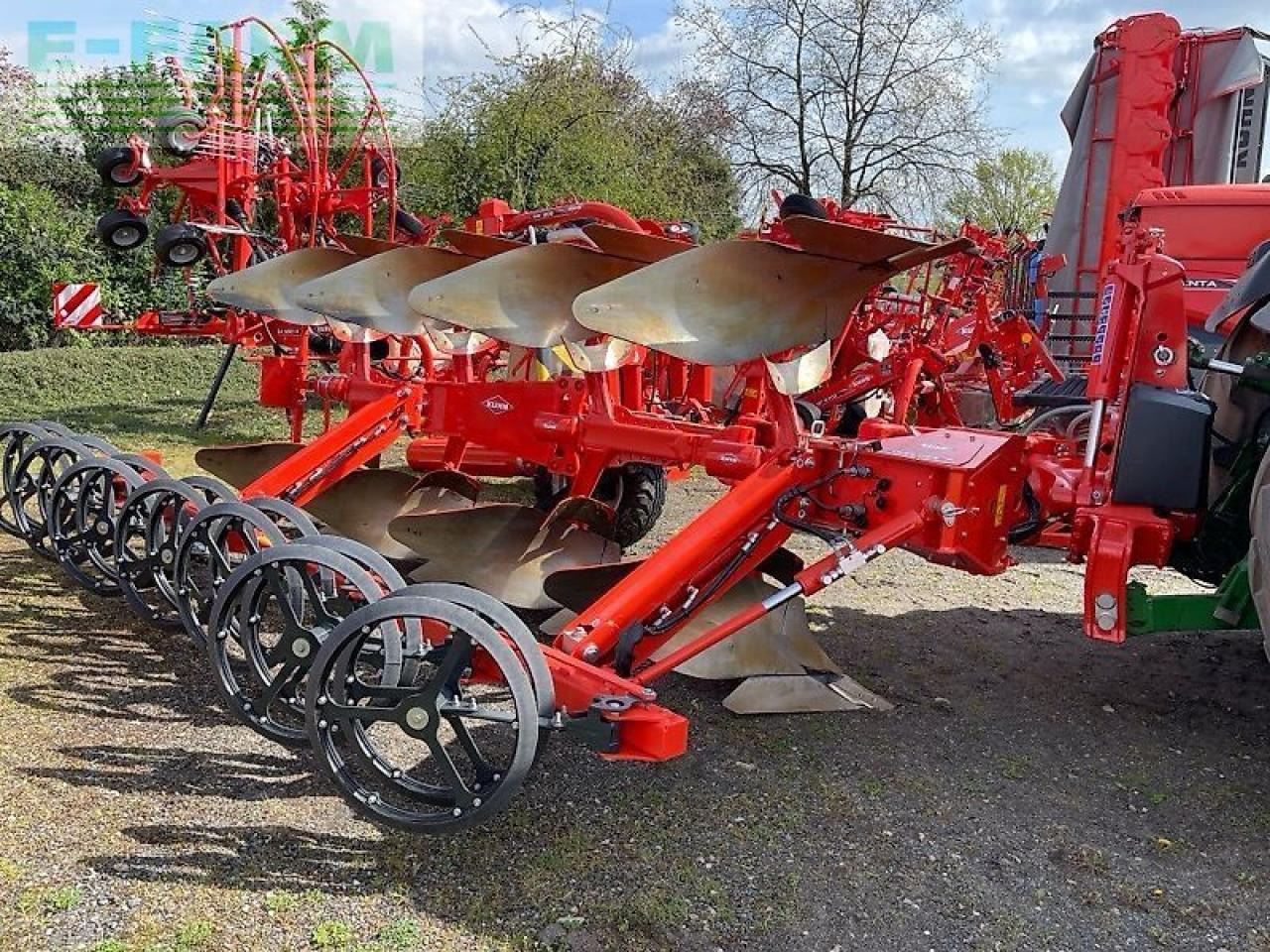 Kuhn varimaster l4eh80101 - Ploeg: afbeelding 1 Kuhn varimaster l4eh80101 - Ploeg: afbeelding 1