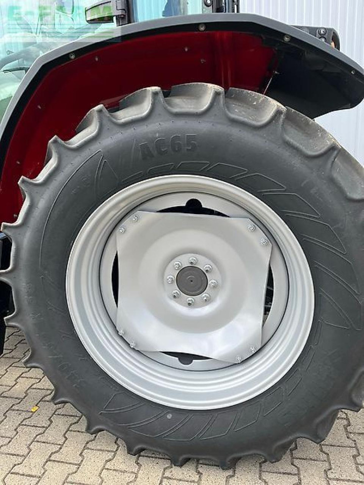 Massey Ferguson 5711m - Tractor: afbeelding 4 Massey Ferguson 5711m - Tractor: afbeelding 4