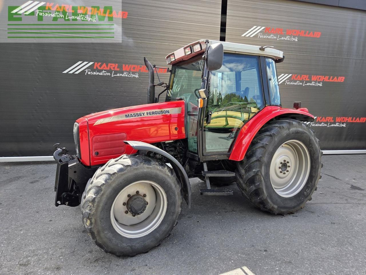 Massey Ferguson 6235-4 - Tractor: afbeelding 2 Massey Ferguson 6235-4 - Tractor: afbeelding 2