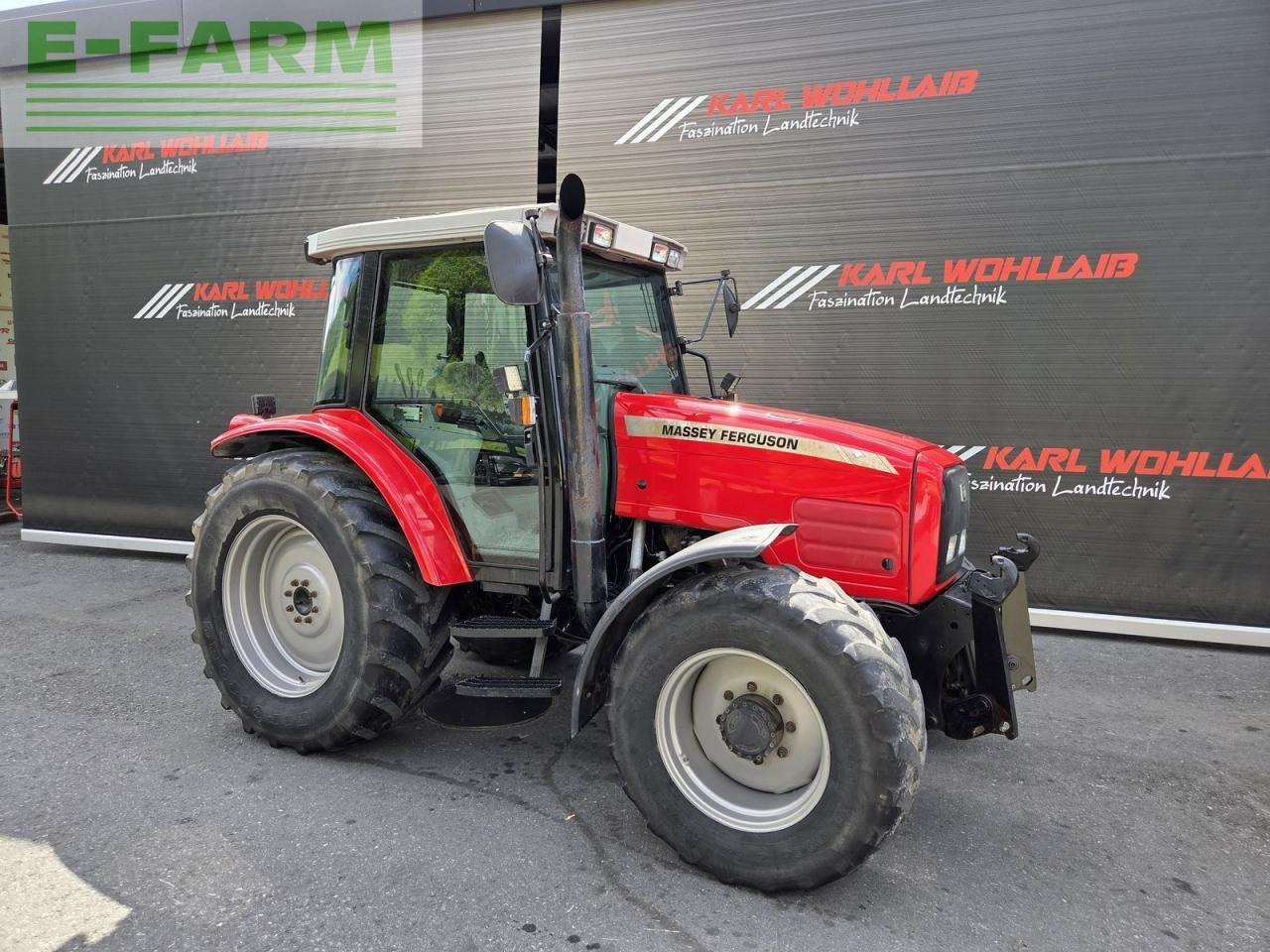 Massey Ferguson 6235-4 - Tractor: afbeelding 1 Massey Ferguson 6235-4 - Tractor: afbeelding 1