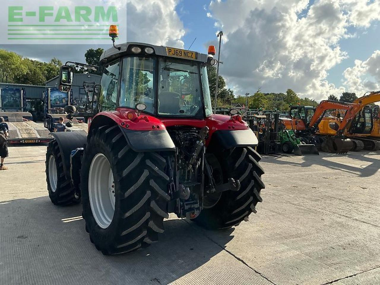 Massey Ferguson 6713s dyna6 tractor (st24311) - Tractor: afbeelding 5 Massey Ferguson 6713s dyna6 tractor (st24311) - Tractor: afbeelding 5
