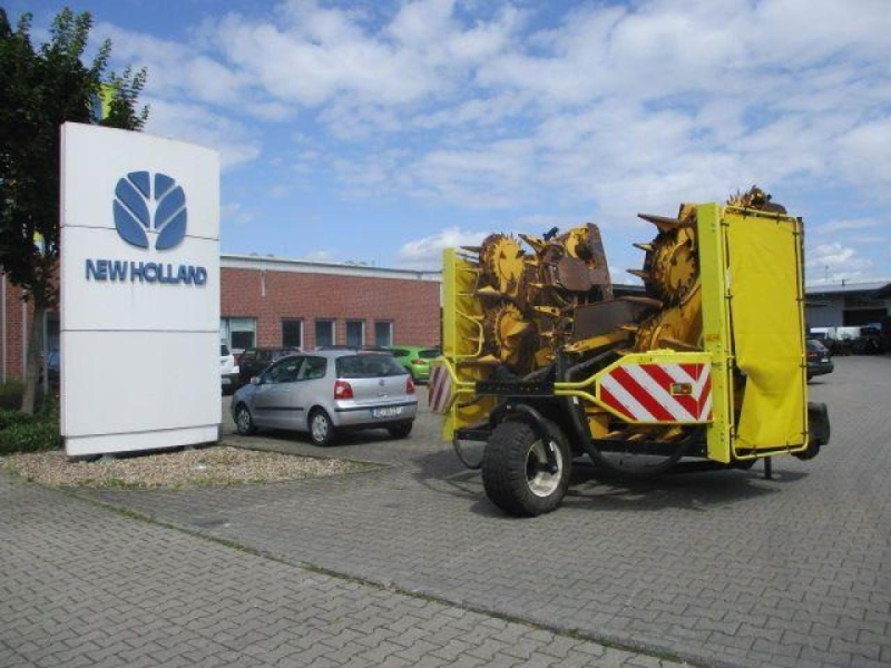 New Holland 90 sfi - 12reihig - Hakselaar toebehoor: afbeelding 2 New Holland 90 sfi - 12reihig - Hakselaar toebehoor: afbeelding 2