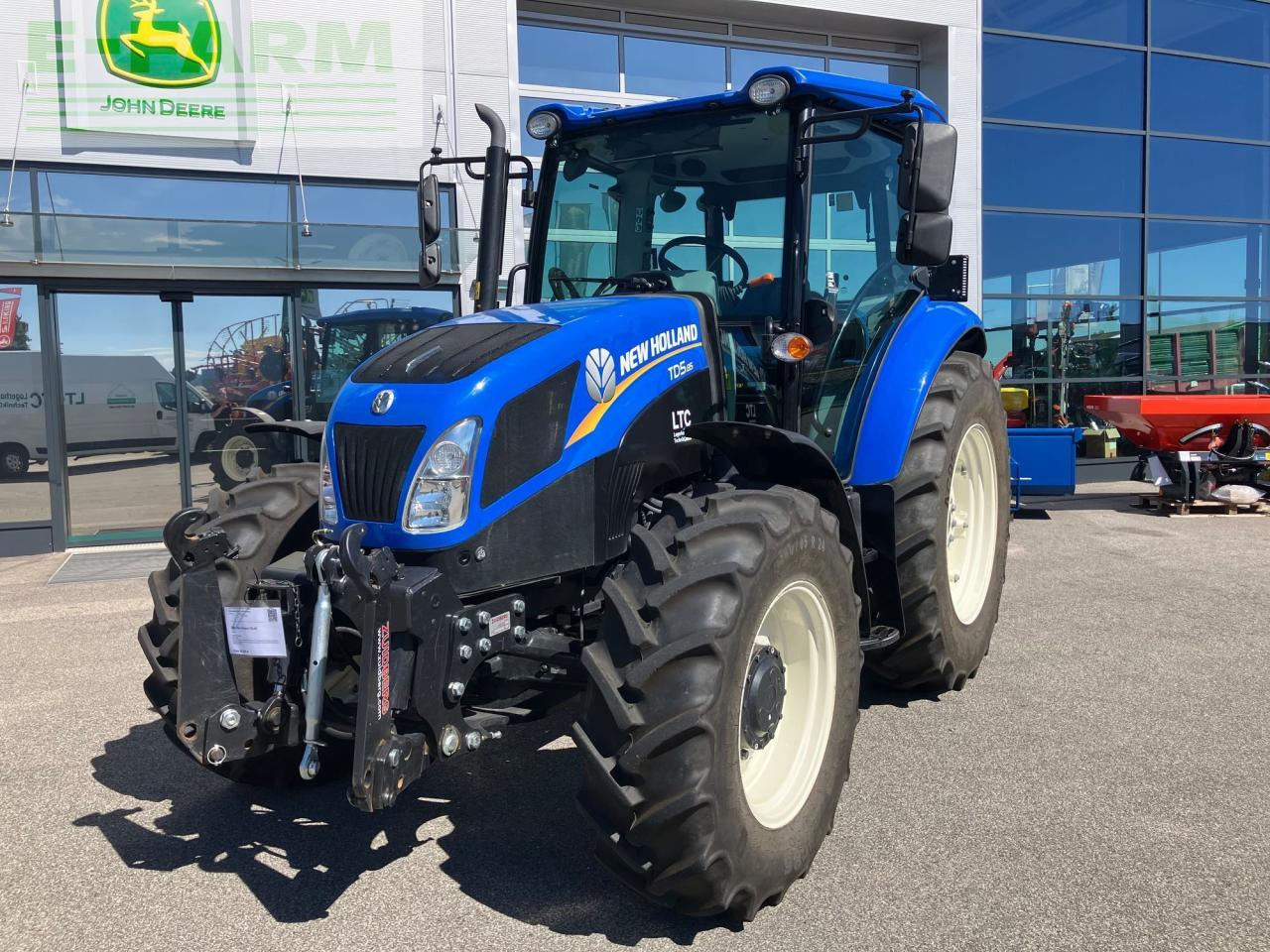 New Holland TD5.85 - Tractor: afbeelding 1 New Holland TD5.85 - Tractor: afbeelding 1