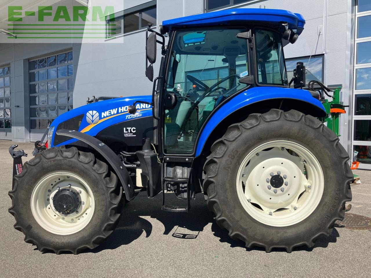 New Holland TD5.85 - Tractor: afbeelding 2 New Holland TD5.85 - Tractor: afbeelding 2