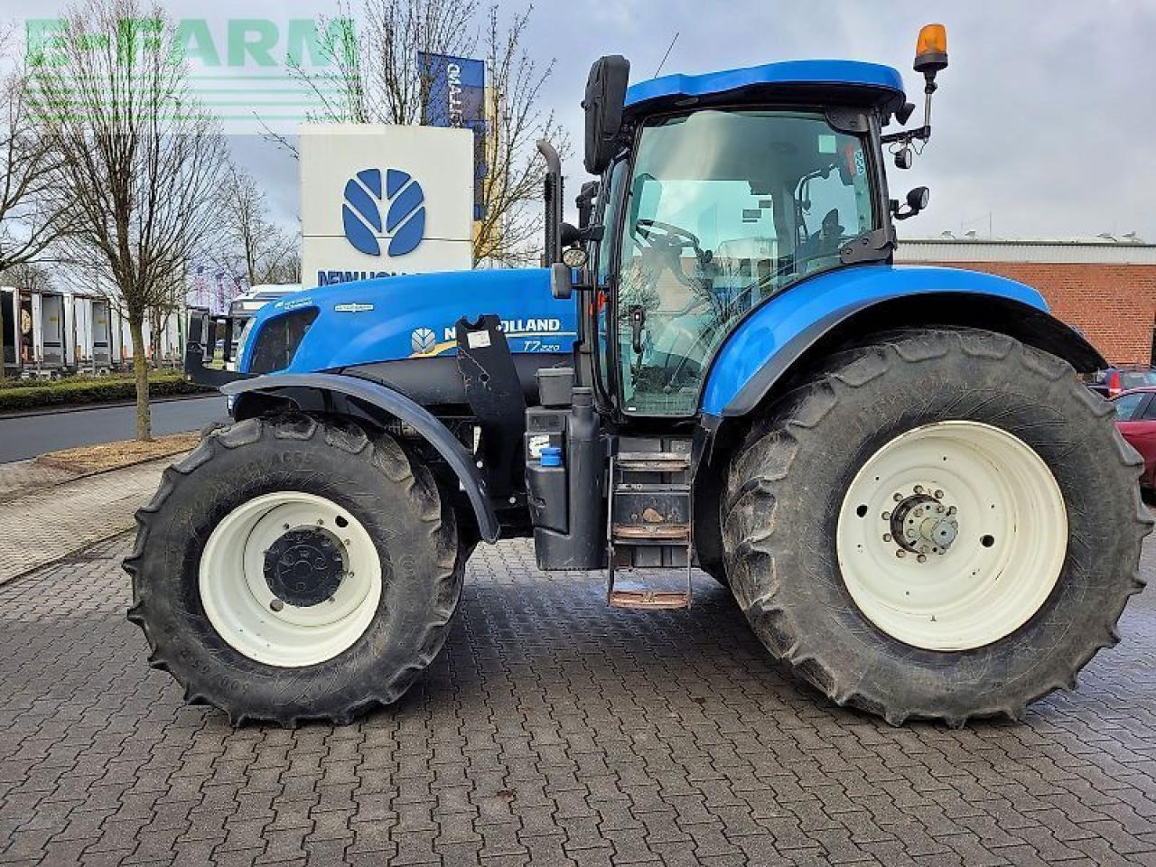 New Holland t7.220 ac - Tractor: afbeelding 1 New Holland t7.220 ac - Tractor: afbeelding 1