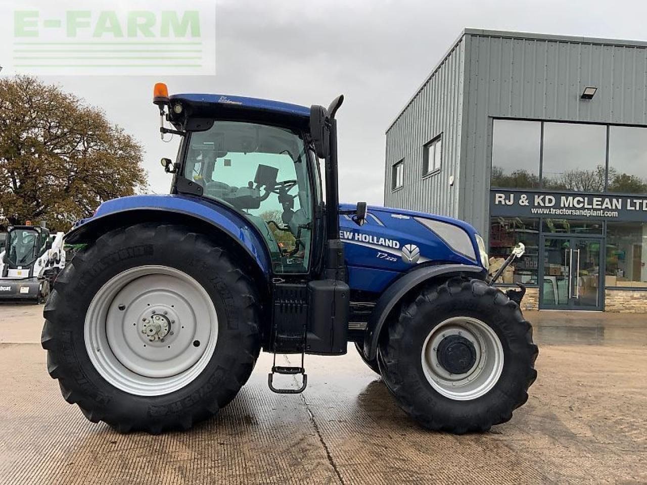 New Holland t7.225 blue power tractor (st25102) - Tractor: afbeelding 1 New Holland t7.225 blue power tractor (st25102) - Tractor: afbeelding 1