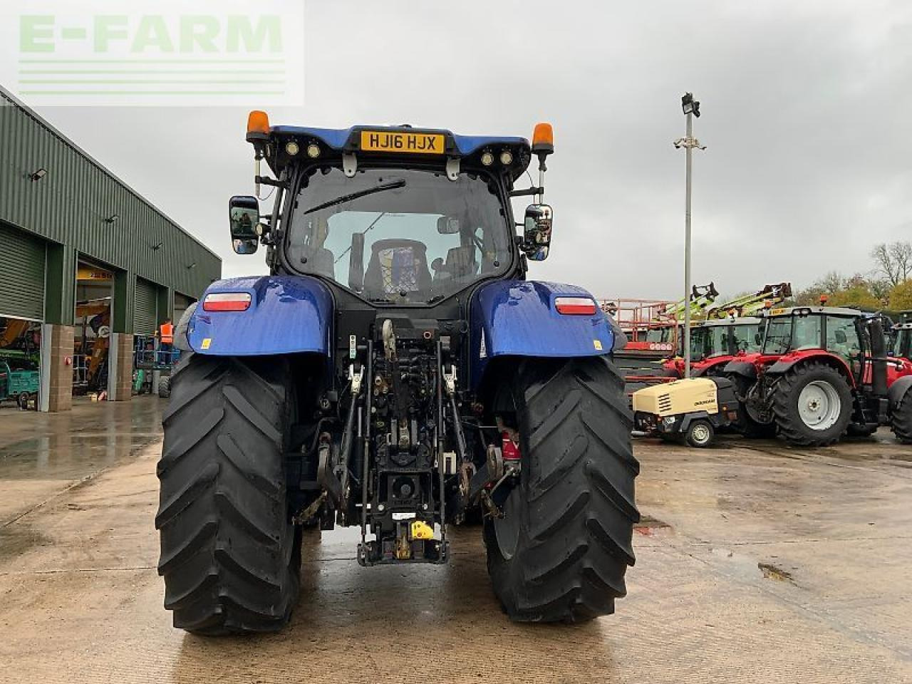 New Holland t7.225 blue power tractor (st25102) - Tractor: afbeelding 3 New Holland t7.225 blue power tractor (st25102) - Tractor: afbeelding 3