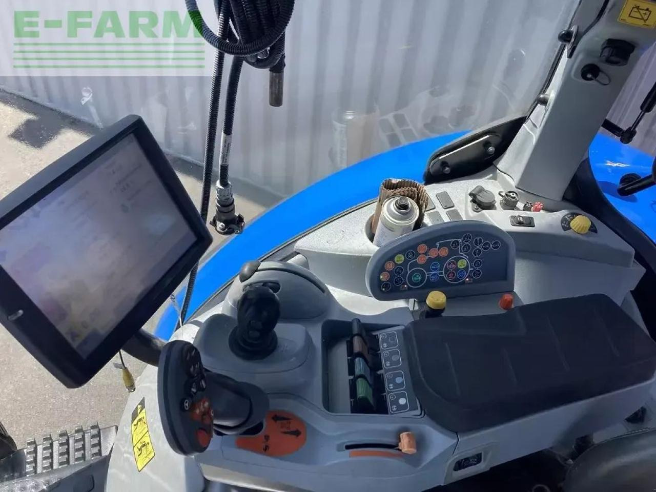 New Holland t7.270 auto command - Tractor: afbeelding 2 New Holland t7.270 auto command - Tractor: afbeelding 2