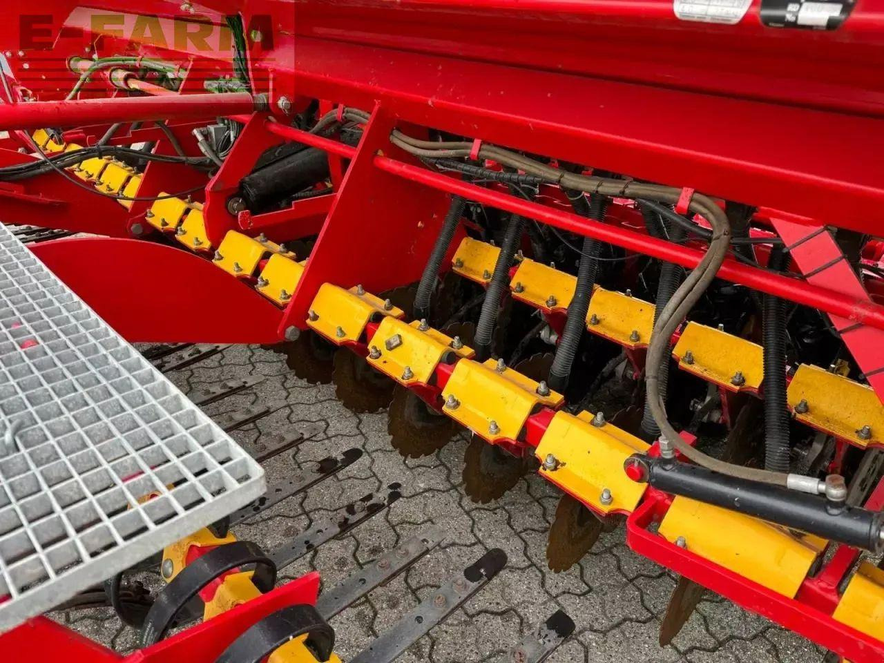 Väderstad rapid 400c - Zaaicombinatie: afbeelding 4 Väderstad rapid 400c - Zaaicombinatie: afbeelding 4