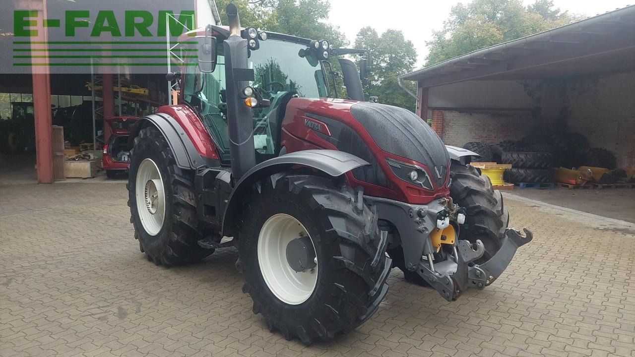 Valtra T 174 - Tractor: afbeelding 4 Valtra T 174 - Tractor: afbeelding 4