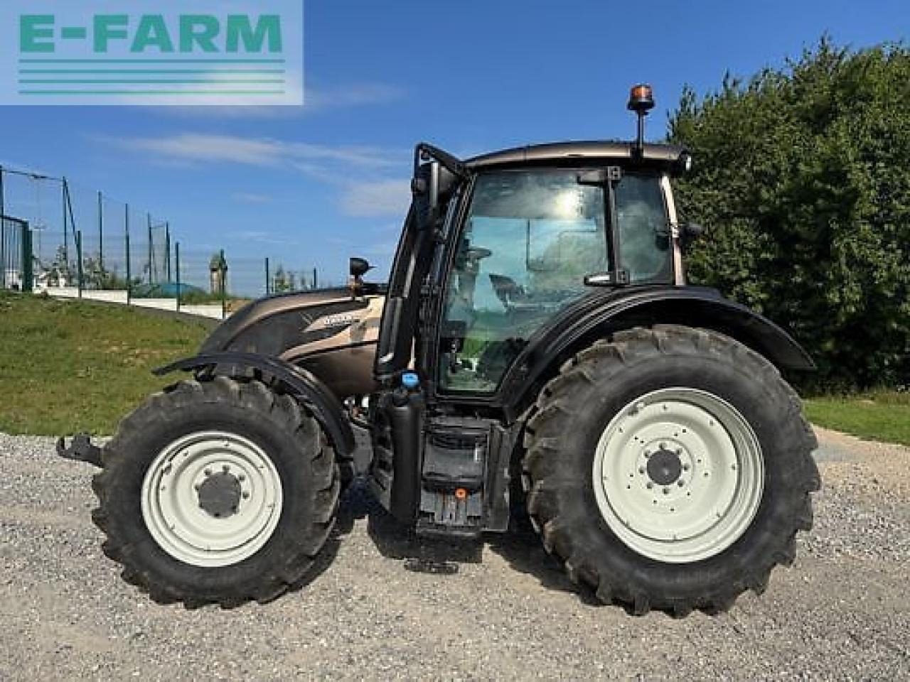 Valtra n135 direct Direct - Tractor: afbeelding 4 Valtra n135 direct Direct - Tractor: afbeelding 4