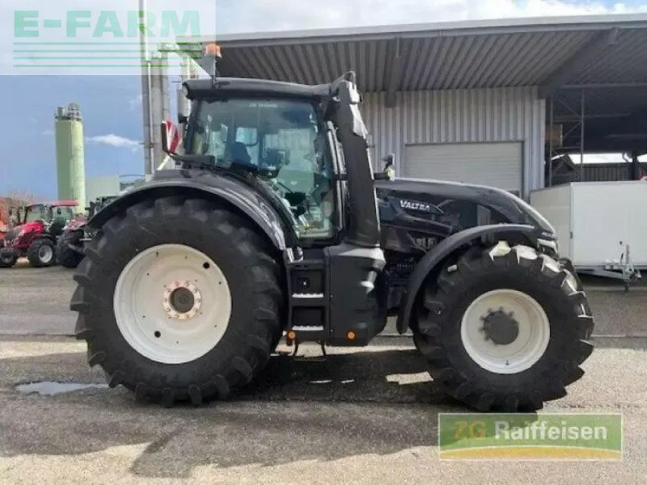 Valtra q 305 mit rüfa - Tractor: afbeelding 1 Valtra q 305 mit rüfa - Tractor: afbeelding 1