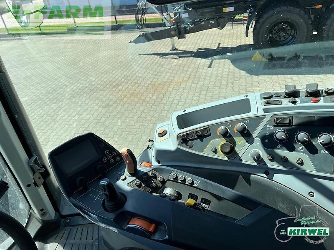 Tractor Valtra t 214 direct Direct: afbeelding 11