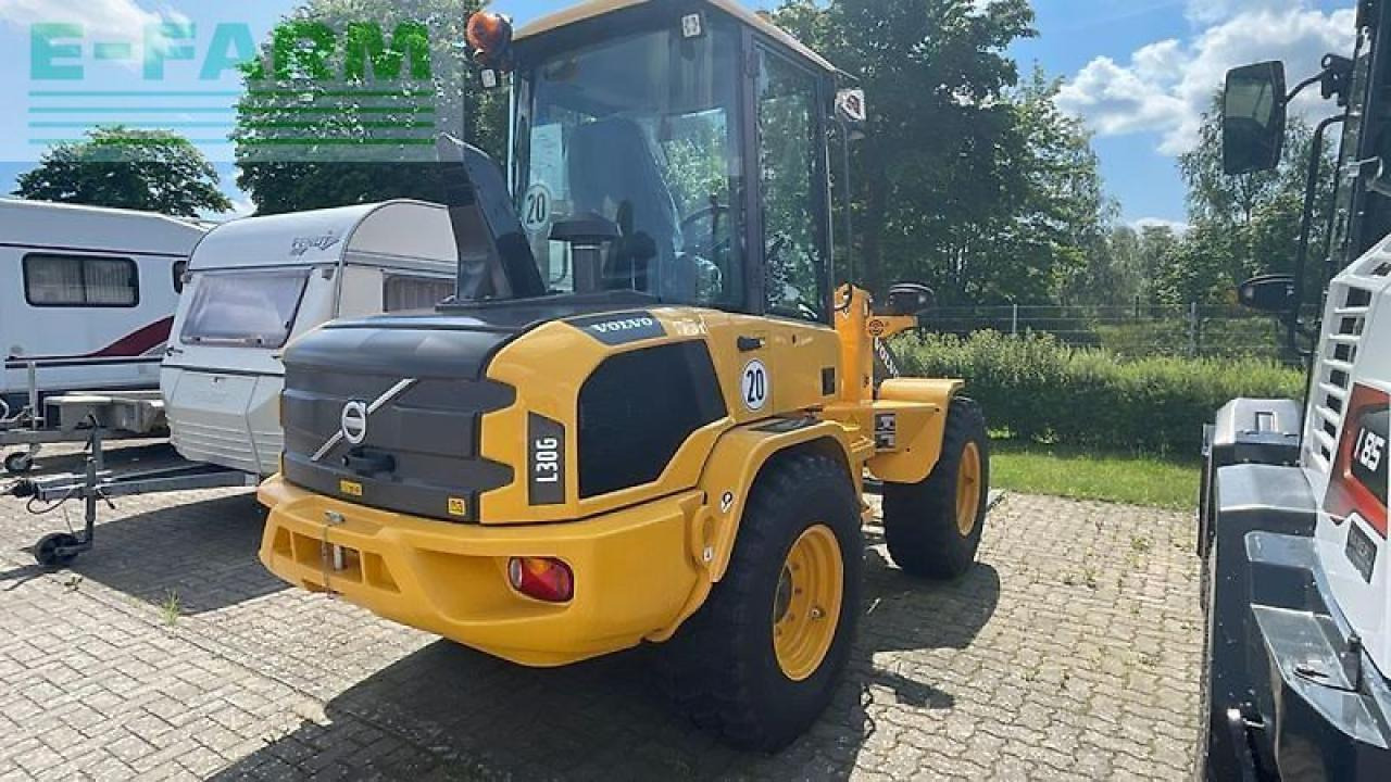 Volvo volvo l 30 - Minigraafmachine: afbeelding 3 Volvo volvo l 30 - Minigraafmachine: afbeelding 3