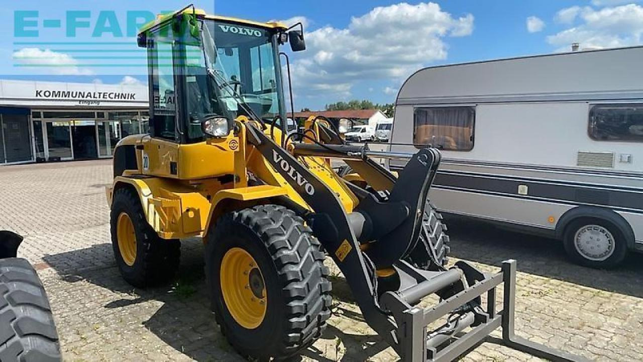 Volvo volvo l 30 - Minigraafmachine: afbeelding 1 Volvo volvo l 30 - Minigraafmachine: afbeelding 1