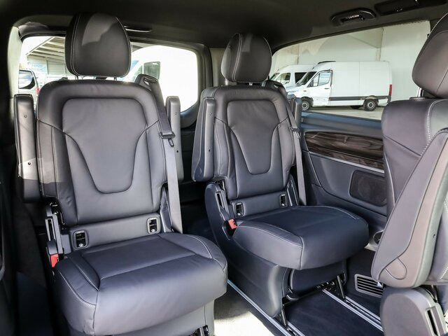MERCEDES-BENZ EQV 300 Avantgarde,Extralang,6Sitzer,2xKlima,LED... - Personenvervoer, Elektrische bedrijfswagen: afbeelding 4 MERCEDES-BENZ EQV 300 Avantgarde,Extralang,6Sitzer,2xKlima,LED... - Personenvervoer, Elektrische bedrijfswagen: afbeelding 4