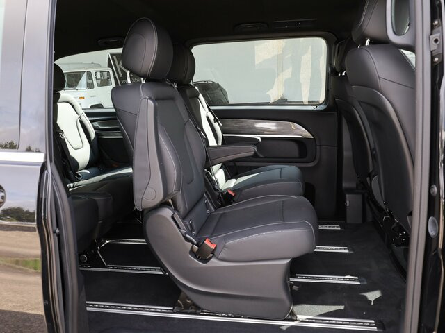 MERCEDES-BENZ EQV 300 Avantgarde Line,lang,7Sitze,2xKlima,LED - Minibus, Elektrische bus: afbeelding 4 MERCEDES-BENZ EQV 300 Avantgarde Line,lang,7Sitze,2xKlima,LED - Minibus, Elektrische bus: afbeelding 4