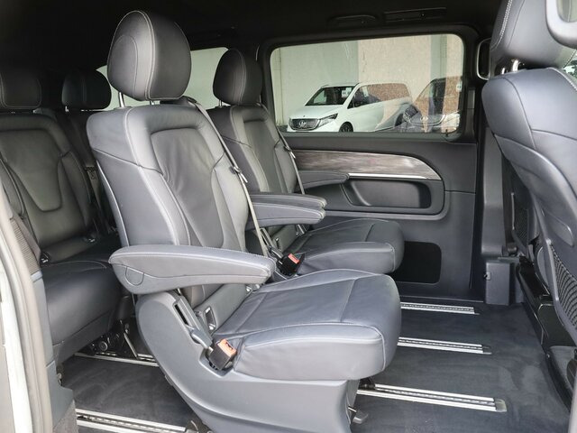 MERCEDES-BENZ EQV 300 Avantgarde,lang,7Sitze,2xSchiebetür,LED... - Personenvervoer, Elektrische bedrijfswagen: afbeelding 4 MERCEDES-BENZ EQV 300 Avantgarde,lang,7Sitze,2xSchiebetür,LED... - Personenvervoer, Elektrische bedrijfswagen: afbeelding 4