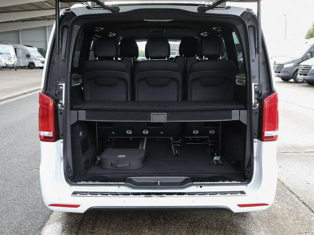 MERCEDES-BENZ EQV 300 Avantgarde,lang,7Sitze,2xSchiebetür,LED... - Personenvervoer, Elektrische bedrijfswagen: afbeelding 2 MERCEDES-BENZ EQV 300 Avantgarde,lang,7Sitze,2xSchiebetür,LED... - Personenvervoer, Elektrische bedrijfswagen: afbeelding 2
