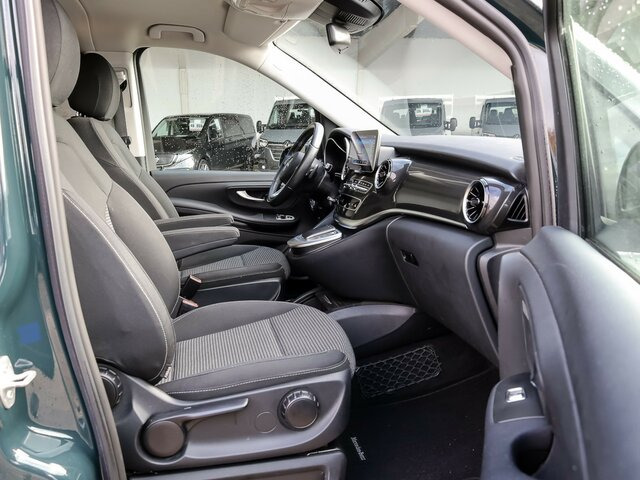 MERCEDES-BENZ EQV 300 lang,7Sitze,2xelektr.Schiebetür,EasyPack... - Personenvervoer, Elektrische bedrijfswagen: afbeelding 4 MERCEDES-BENZ EQV 300 lang,7Sitze,2xelektr.Schiebetür,EasyPack... - Personenvervoer, Elektrische bedrijfswagen: afbeelding 4