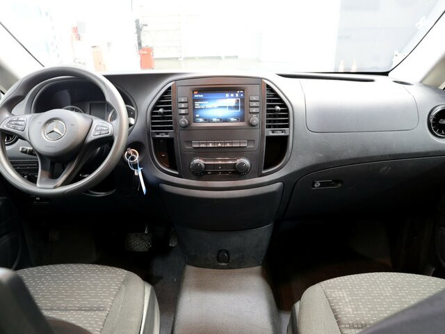 MERCEDES-BENZ Vito 114 TourerPro,lang,Automatik,8Sitze,Kamera... - Personenvervoer: afbeelding 2 MERCEDES-BENZ Vito 114 TourerPro,lang,Automatik,8Sitze,Kamera... - Personenvervoer: afbeelding 2