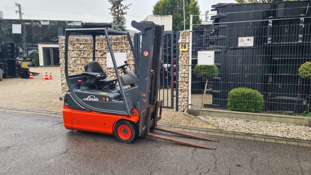 Linde E 14-02, Tripplex bis 4,5 m, Hubkraft 1.400 kg - Elektrische heftruck: afbeelding 4 Linde E 14-02, Tripplex bis 4,5 m, Hubkraft 1.400 kg - Elektrische heftruck: afbeelding 4