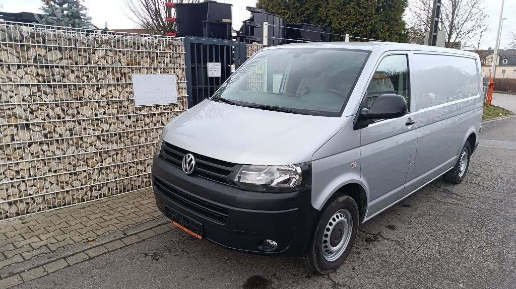 Volkswagen T5 2.0 TDI, Transporter, Kasten, Werkstattschränke - Bestelwagen gesloten laadbak: afbeelding 2 Volkswagen T5 2.0 TDI, Transporter, Kasten, Werkstattschränke - Bestelwagen gesloten laadbak: afbeelding 2